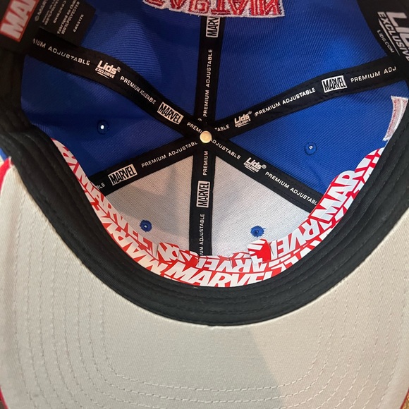 MARVELS CAPTAIN AMERICA SNAPBACK HAT. BRAND NEW. ONE SIZE FITS ALL - Picture 7 of 8